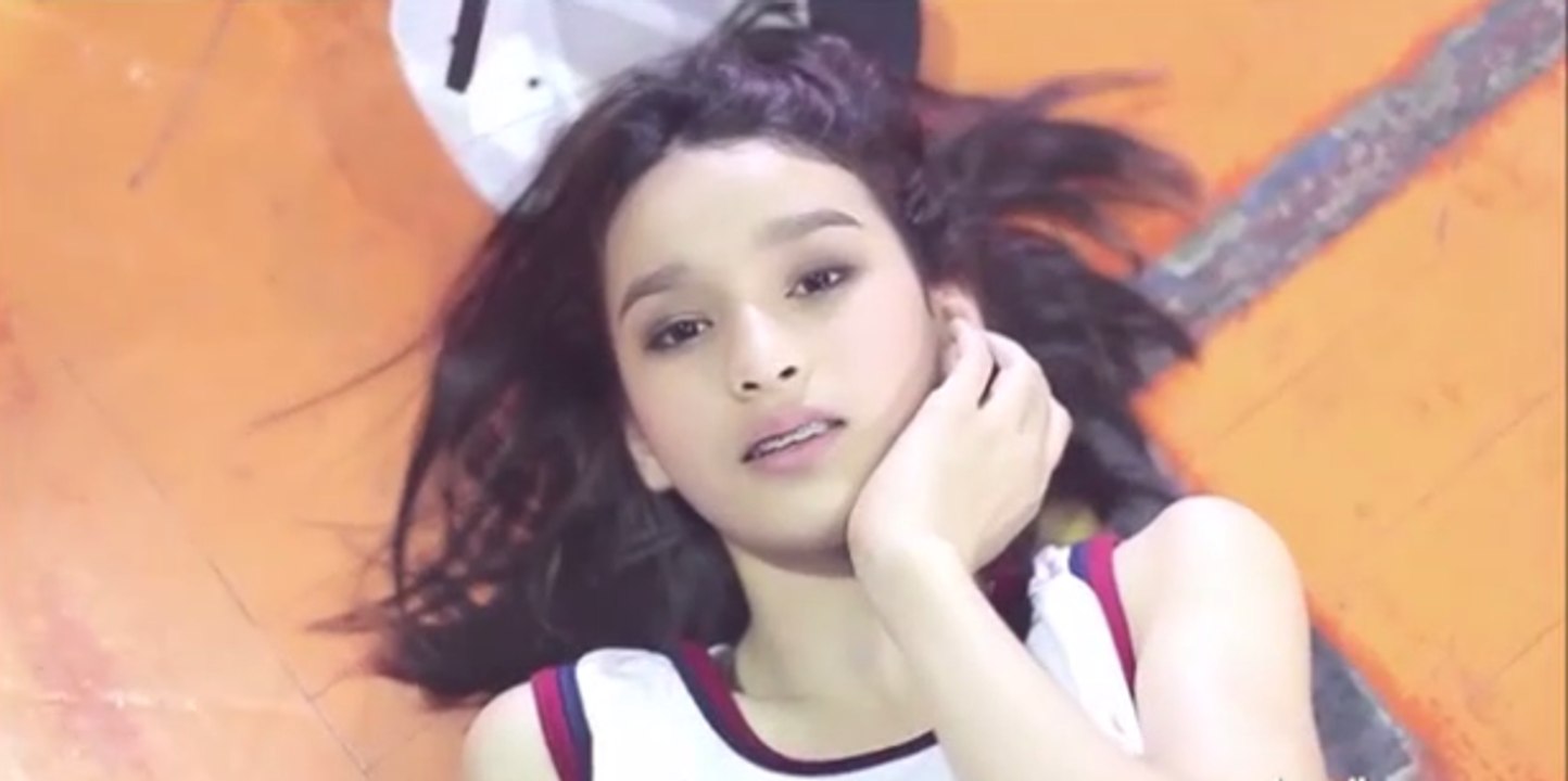 aise na mujhe tum dekho