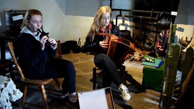 DSC_2635 Irlande du Sud, Anneau de Kerry à Kerry Bog Village Museum, musique traditionnelle