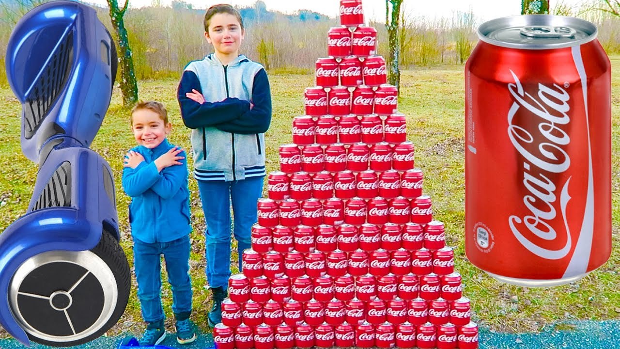 CRAZY COCA COLA CHALLENGE vs HOVERBOARD PRANK ! Swan fait une Pyramide Géante de Canettes…