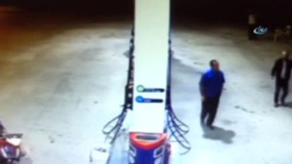 Tazyikli Suyun Boğazını Deldiği Şahıs Güvenlik Kamerasında