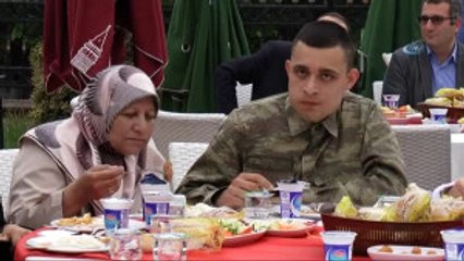 Bir Günlük Asker Oldular