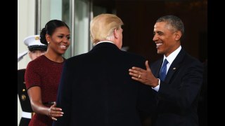 Donald et Melania Trump accueillis par les Obama à la Maison Blanche (VIDÉO)