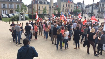 Psychiatrie: le personnel de l'EPSM devant la préfecture