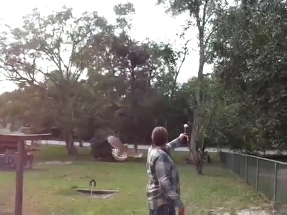 Man Uses Mouse As A Bottle Opener
