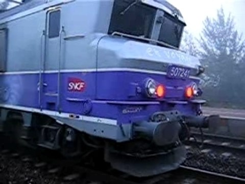 rame V2N poussée par une bb 7200 en voyage