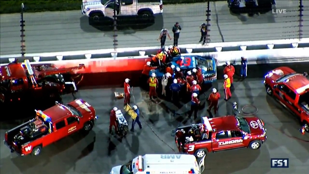 Monster Energy NASCAR Cup Series 2017. Kansas Speedway. Huge Crash
