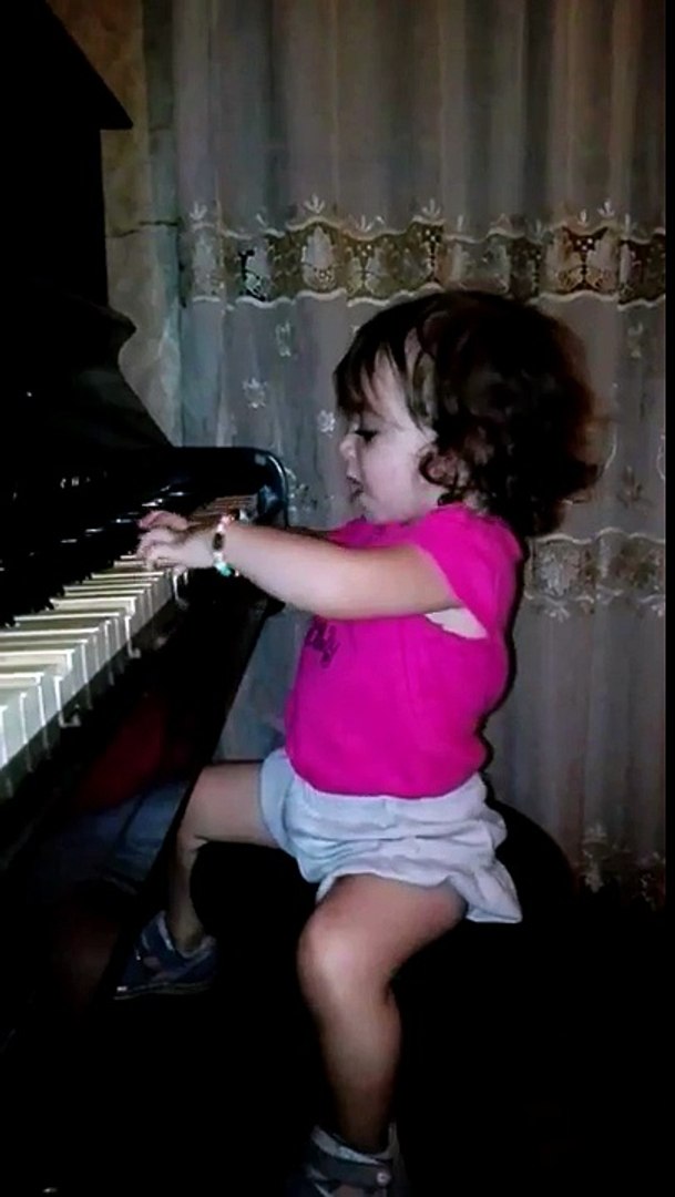 ⁣Cute and Funny Baby Girl Playing Piano and Snging