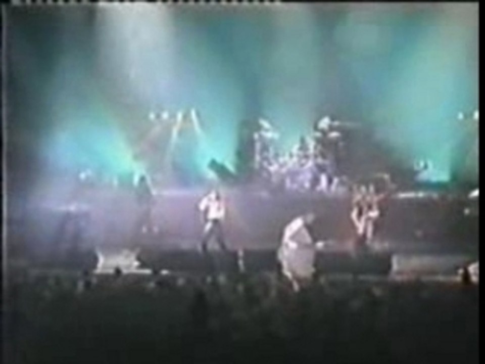 Angra - Stand Away - Zenith de Paris - 1999 - LQ
