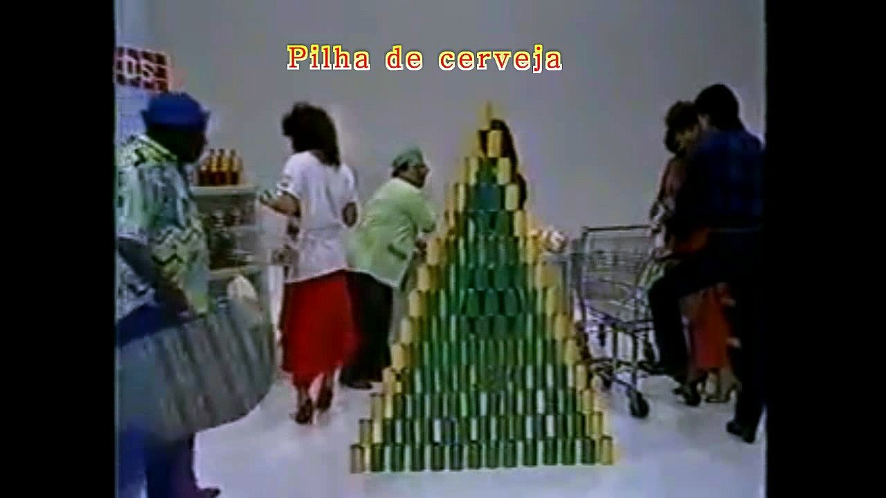 Só quadros do  Mussum EM Pilha de cerveja ( Os Trapalhões)