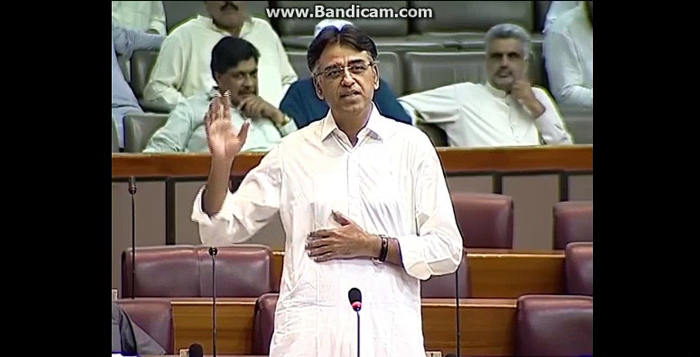 Asad umer bashed the government on dawn leaks in the parliament??Watch this video