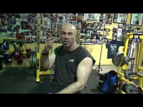 what's better in a street fight - boxing or kickboxing? EsNews Boxing