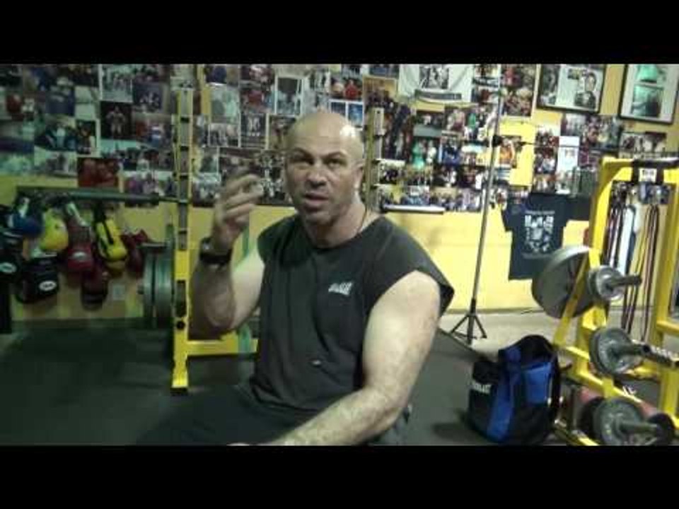 what's better in a street fight - boxing or kickboxing? EsNews Boxing