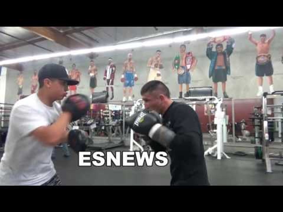 Kazakhstan boxing star Madiyar Ashkeyev working with pallo EsNews Boxing