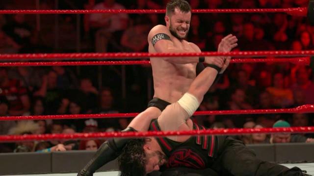 WWE Dean Ambrose Vs The Miz Intercontiental Chamiponship Full Match Raw 17 May 2017