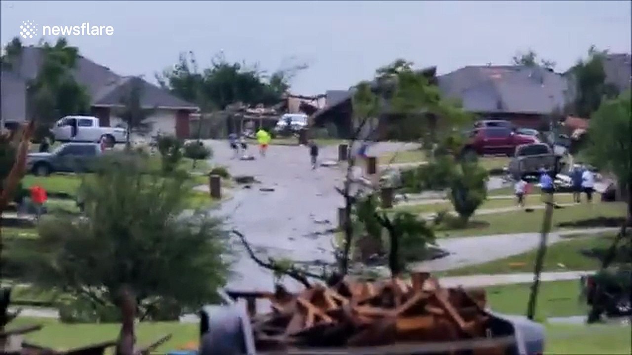 Major damage after deadly tornado rips through Elk City, Oklahoma