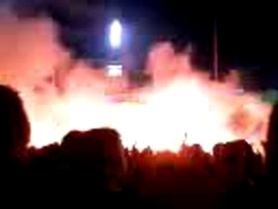 Bordeaux - Lyon ( 7 octobre 2007 ) fumigene sud