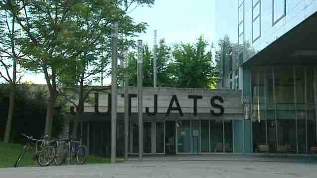 La juez envía a prisión a los dos urbanos acusados de matar a un compañero