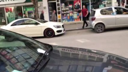 Çarptığı Aracın Üstüne Not Bıraktı.