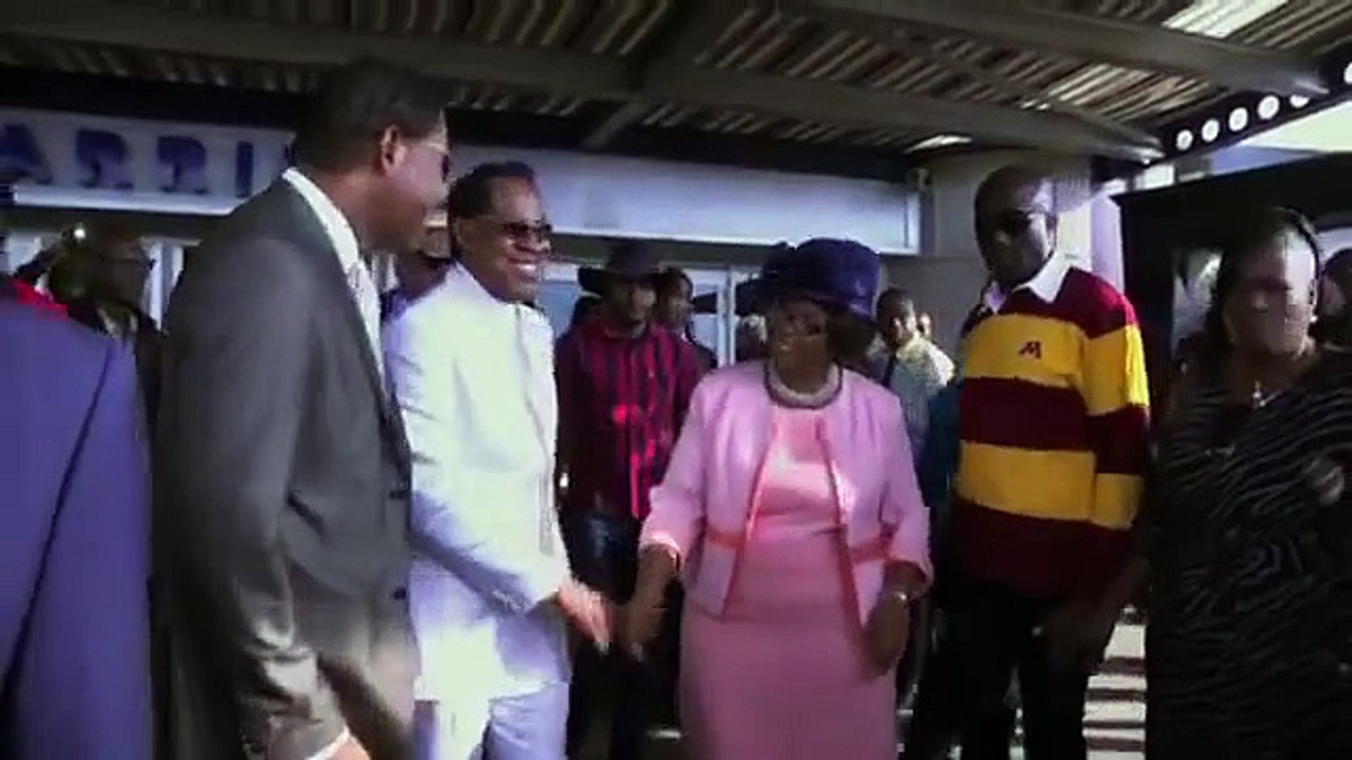 PASTOR CHRIS TREATED LIKE PRESIDENT MUGABE