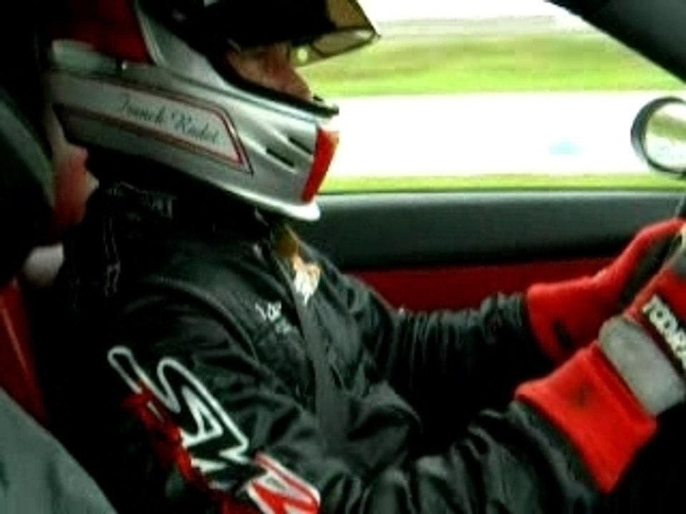 Pilotage de la BMW Z4 Coupé sur circuit