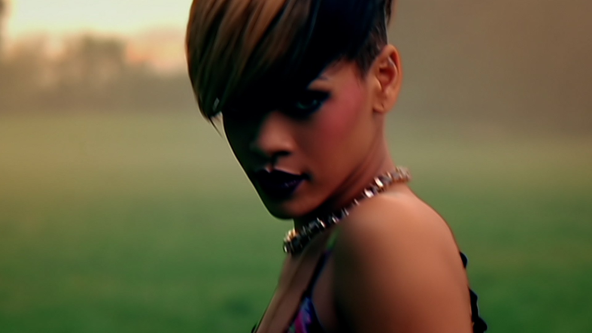 Rihanna Desperado Lyrics - - Vidéo Dailymotion