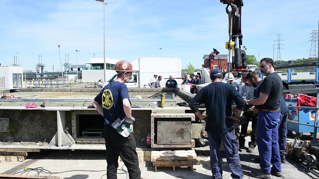 60 péniches bloquées à Ivoz Ramet