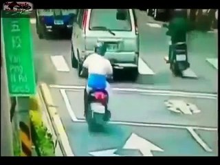 Motorcycle FAIL WIN LUCK Compilation   Heart Stopping Moments on Road