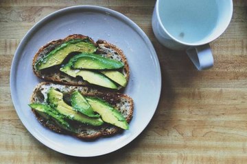 Génération Y : Si vous comptez acheter une maison arrêtez les toasts à l'avocat!