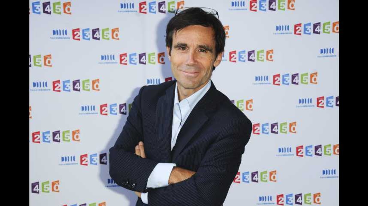 David Pujadas viré du 20h de France 2 ! Anne-Sophie Lapix pressentie pour le remplacer (vidéo)