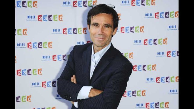 David Pujadas viré du 20h de France 2 ! Anne-Sophie Lapix pressentie pour le remplacer (vidéo)