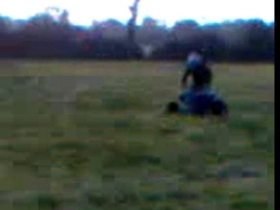 le cousin avec son 250 blaster