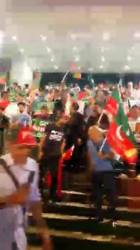 PTI Workers Waiting For Nawaz Sharif Welcome At Hong Kong Airport