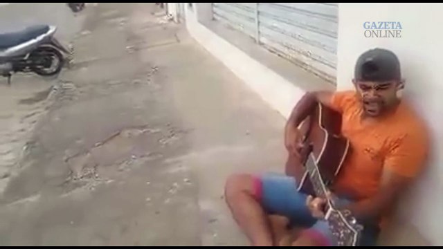Lavrador emociona internautas com canções autorais