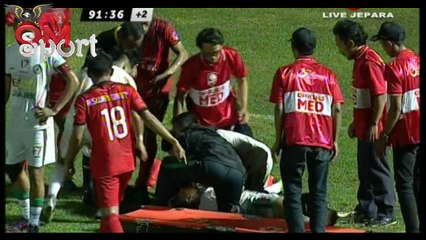 Terrible !!! Tedi Berlian Not Sad After Falling | Persijap vs PSS Sleman | Indonesian League