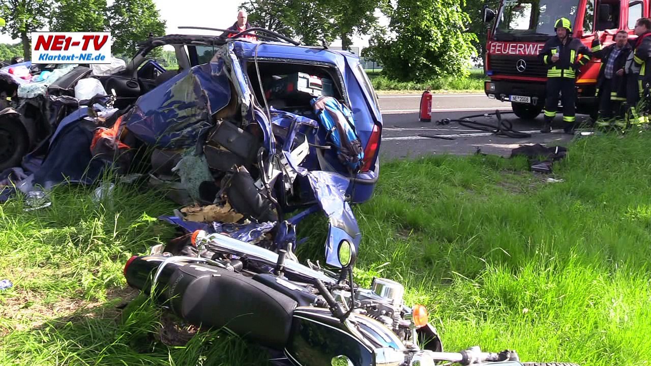 2017-05-17 Korschenbroich: Tödlicher Verkehrsunfall – B 230 gesperrt