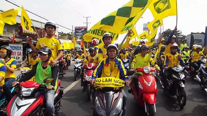 Fan SLNA đại náo Bình Dương (10/3/2016) - Songlamplus.vn