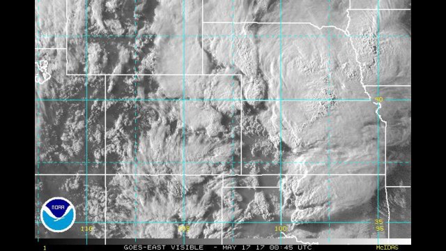 Tornado hits Oklahoma