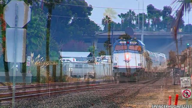 GREAT SOUNDING first generation K5LA - Amtrak P42DC #82 on the Surfliner (November 2013)