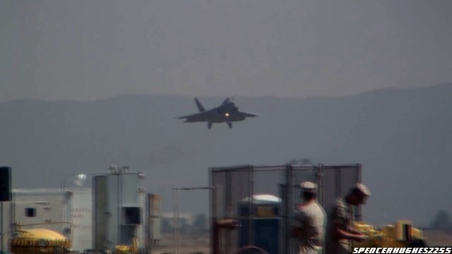 2010 MCAS Miramar Air Show - F-22 Raptor Arrival/Practice (Great Vapor!)