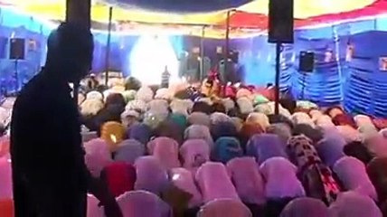 Les sujets de Mohamed El Cheikh  en pleine prière va vous faire halluciner et la répons