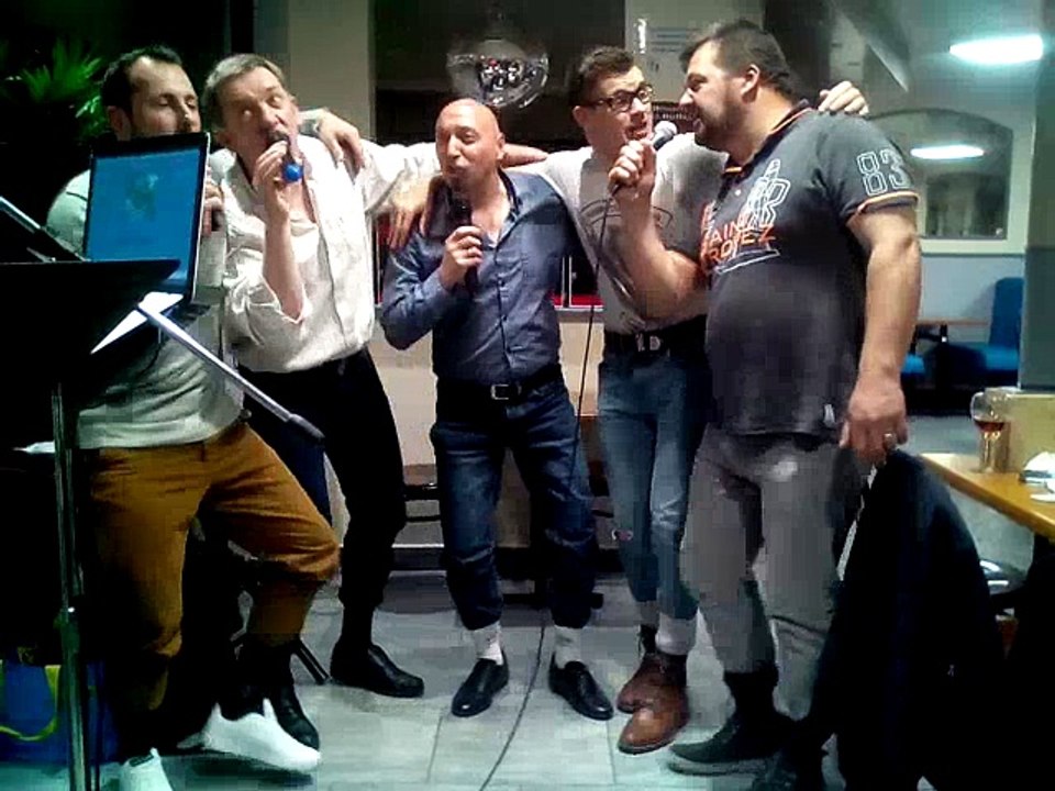 Philippe, Didier, Mickaël, André et Yohan interprètent "Salade de Fruits" de Bourvil