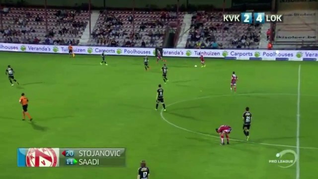 Magnifique reprise de volée d'Idriss Saadi