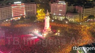 Pequeno teaser com imagens inéditas dos festejos do Benfica no Marquês captadas pelos nossos drones ao serviço da CMTV.