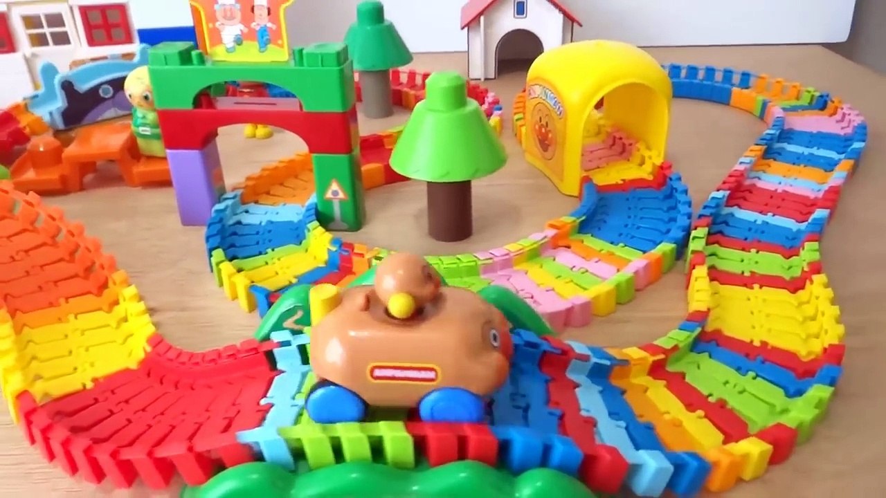 全長5m！ アンパンマンおもちゃ くねくねロード Anpanman Toy Youtube