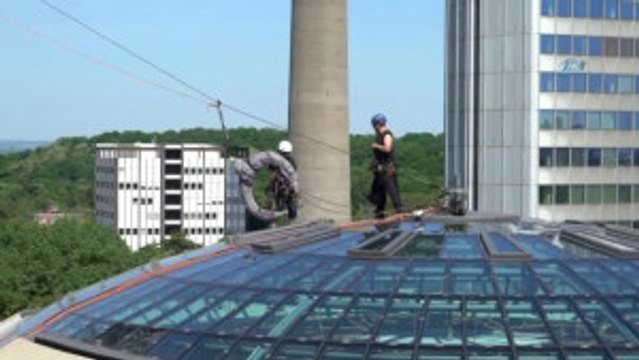 Köln)- Köln Ditib Merkez Camii'nin Hilalleri Takıldı