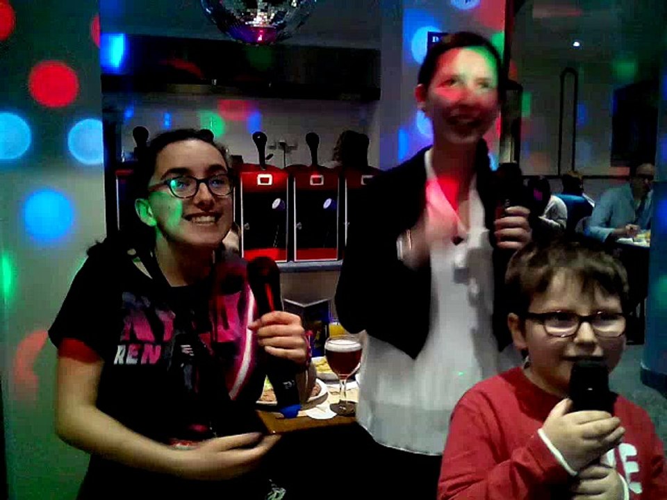 Adeline, Sarah et Nathan interprètent "En feu" de Soprano