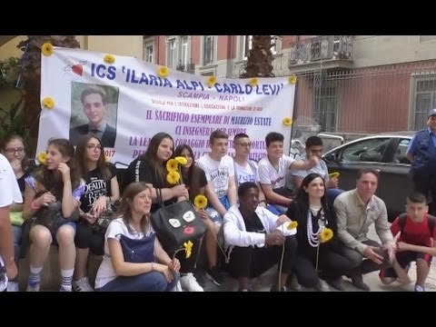 Napoli - Ucciso per difendere cliente da uno scippo, piazza intitolata a Maurizio Estate (17.05.17)