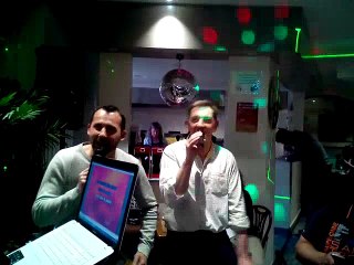 Mickaël et Philippe interprètent "Le lundi au soleil" de Claude François