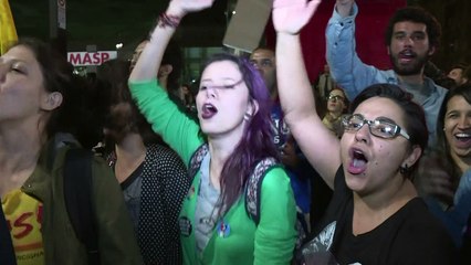 Em São Paulo, grupo exige 'diretas já'