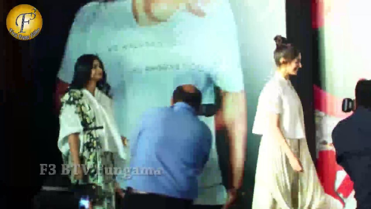 RHEA KAPOOR & SONAM KAPOOR SHOWCASE  THEIR HIGH STREET BRAND “RHESON”